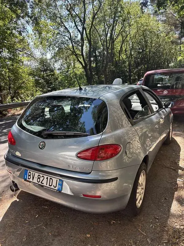 Usata Alfa Romeo 147 Progression 120 CV (88 kW) 2001 Utilitaria