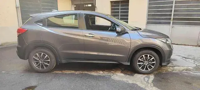 Usata Honda HR-V Elegance 131 CV (96 kW) 2017 Grigio scuro metallizzato SUV