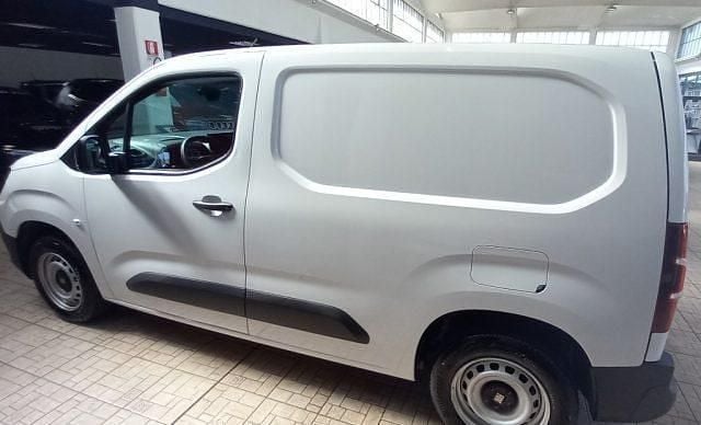 Usata Fiat Doblò 102 CV (75 kW) 2024 Bianco Monovolume