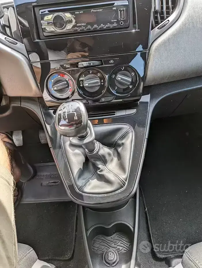 Usata Lancia Ypsilon 69 CV (50 kW) 2013 Nero Utilitaria