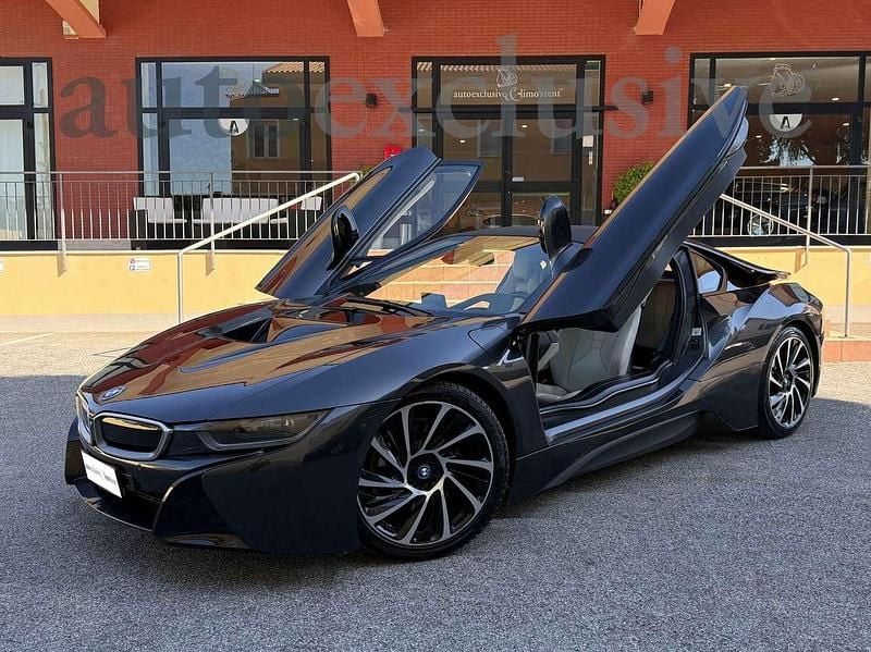Usata BMW i8 Efficient Dynamics 231 CV (169 kW) 2014 Grigio Coupé
