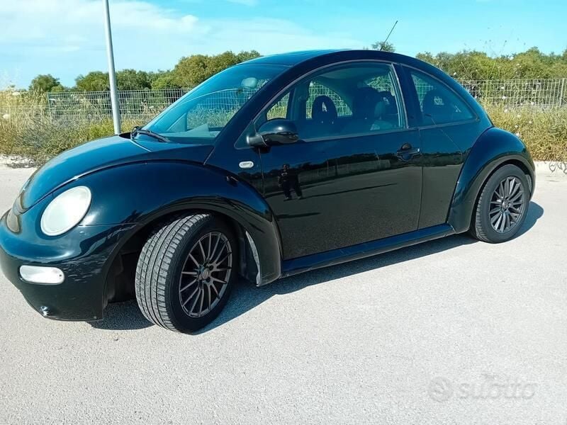Usata VW Beetle 116 CV (85 kW) 2000 Nero Utilitaria