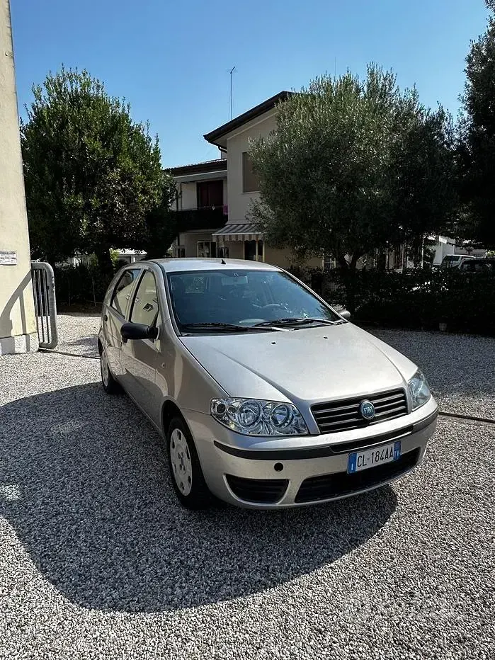 Usata Fiat Punto Dynamic 60 CV (44 kW) 2003 Utilitaria