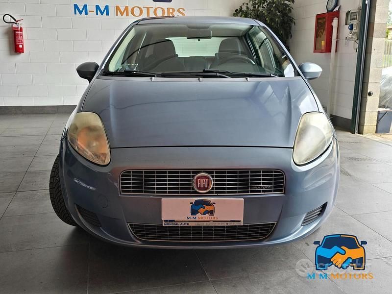 Usata Fiat Grande Punto Dynamic 90 CV (66 kW) 2009 Blu Utilitaria
