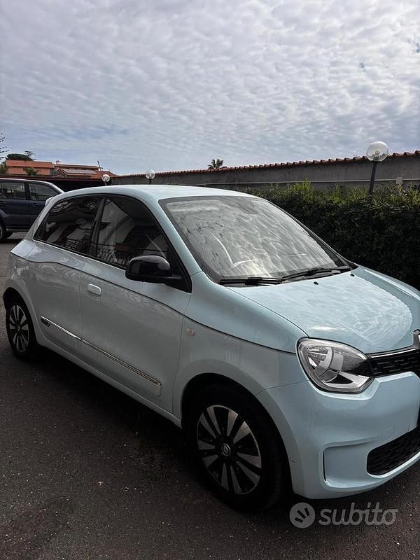 Usado Renault Twingo 60 kW (82 CV) 2023 Azul Utilitario