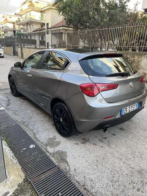 Usata Alfa Romeo Giulietta Exclusive 105 CV (77 kW) 2013 Utilitaria