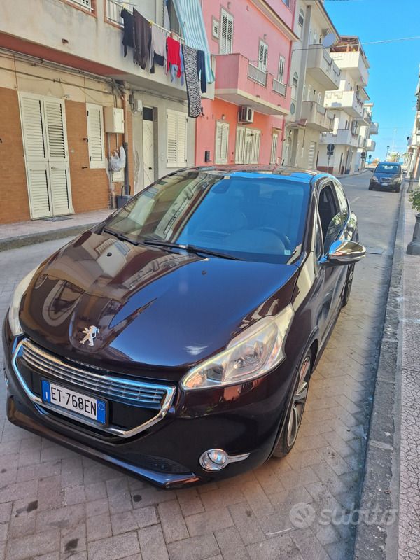 Usata Peugeot 208 115 CV (84 kW) 2013 Utilitaria