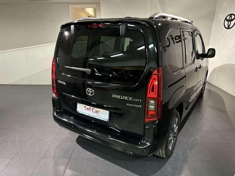 Usata Toyota Proace Verso City 56 kW (77 CV) 2023 Nero Station wagon