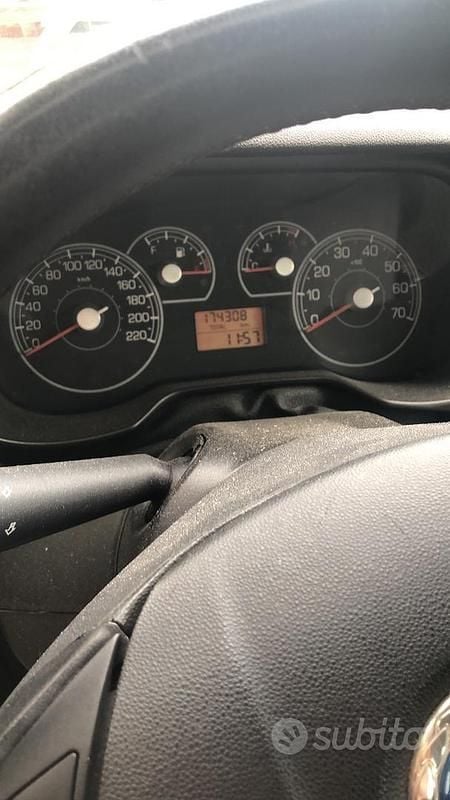 Usata Fiat Punto 75 CV (55 kW) 2007 Nero Utilitaria
