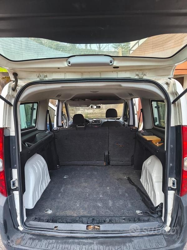 Usata Fiat Doblò 130 CV (95 kW) 2012 Bianco Monovolume