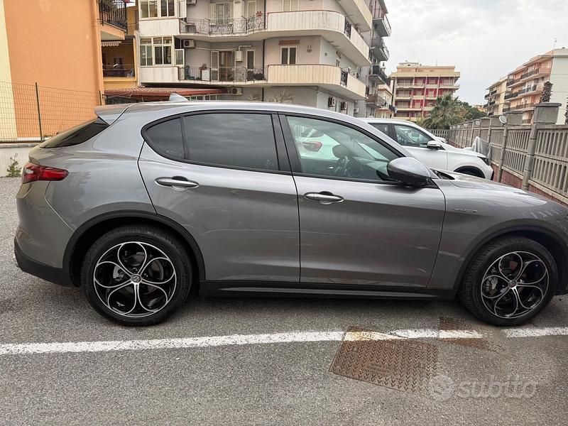 Usata Alfa Romeo Stelvio Executive 190 CV (139 kW) 2020 Grigio SUV