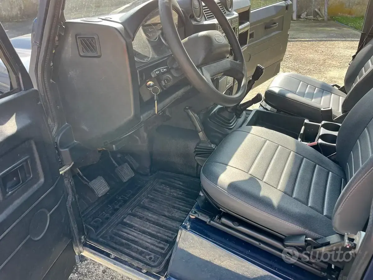 Usata Land Rover Defender 122 CV (89 kW) 2008 Station wagon
