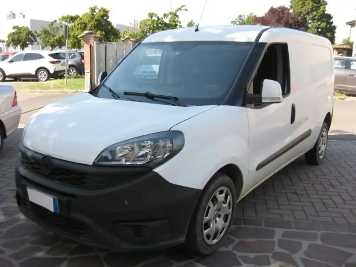 Usata Fiat Doblò 120 CV (88 kW) 2019 Bianco gelato Monovolume