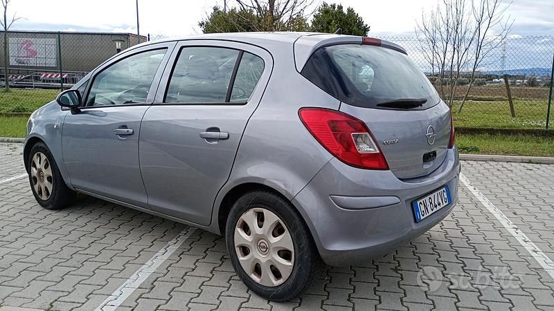Usata Opel Corsa 2006 Berlina