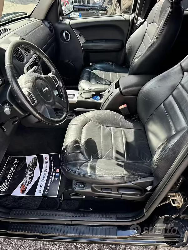 Usata Jeep Cherokee Limited 163 CV (119 kW) 2004 Nero SUV