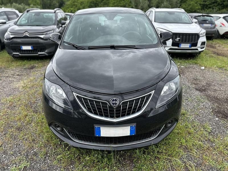 Begagnad Lancia Ypsilon S 69 HK (50 kW) 2024 Svart Halvkombi