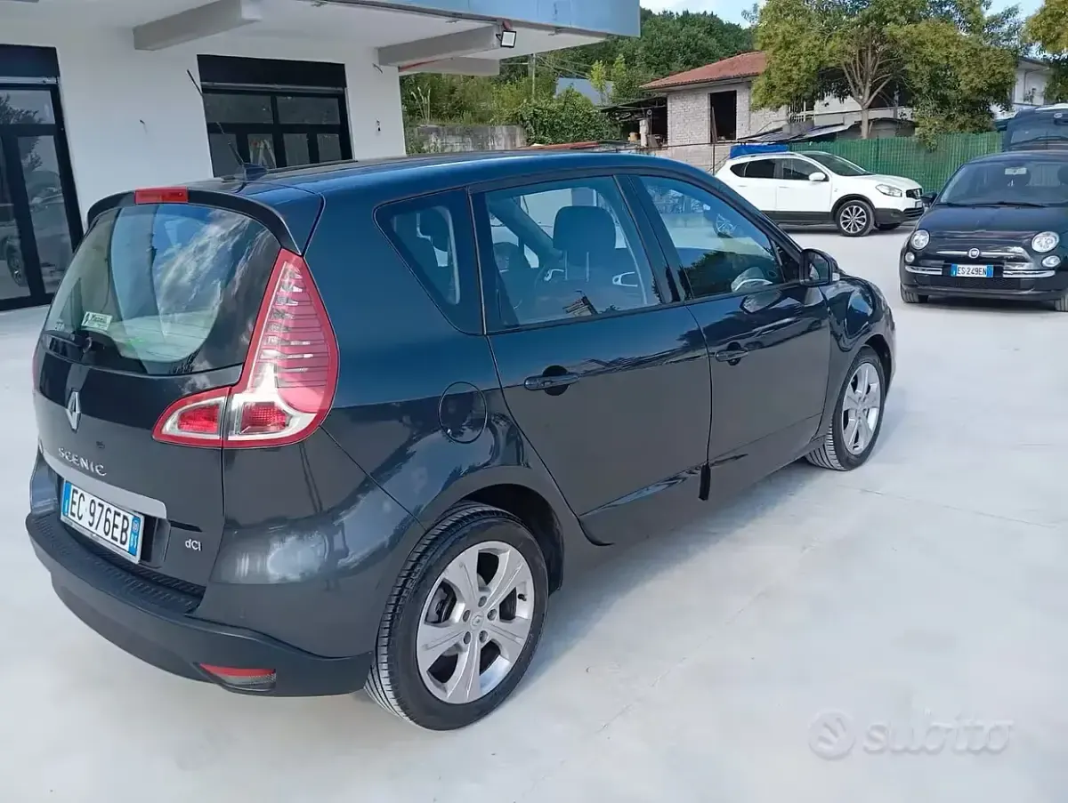 Usata Renault Scénic III 110 CV (80 kW) 2010 Grigio Monovolume