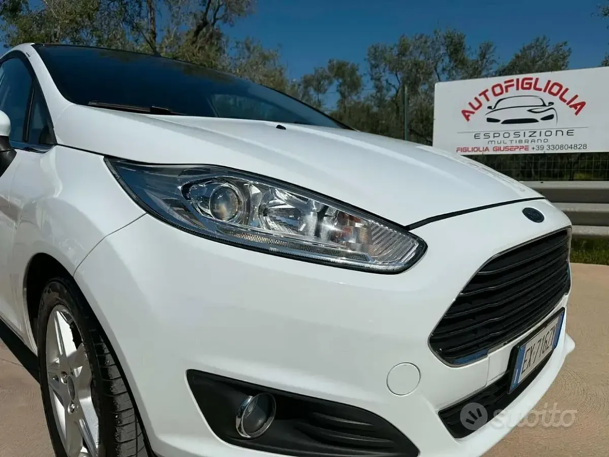 Usata Ford Fiesta Titanium 75 CV (55 kW) 2014 Bianco Utilitaria
