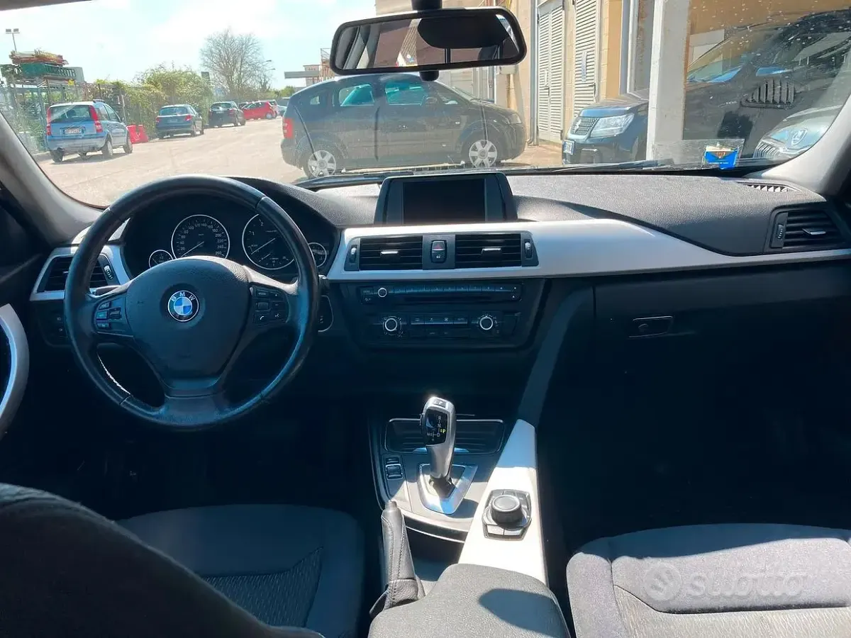 Usata BMW 318 143 CV (105 kW) 2014 Nero Station wagon
