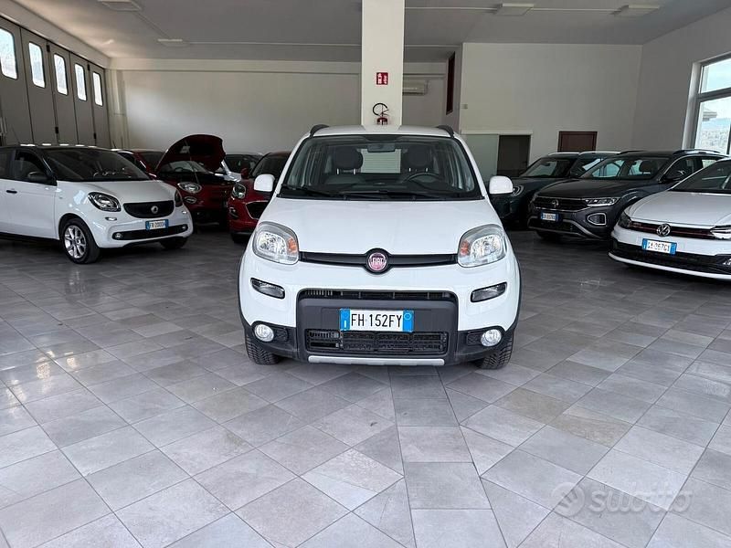 Usata Fiat Panda 4x4 S 85 CV (62 kW) 2017 Bianco Utilitaria