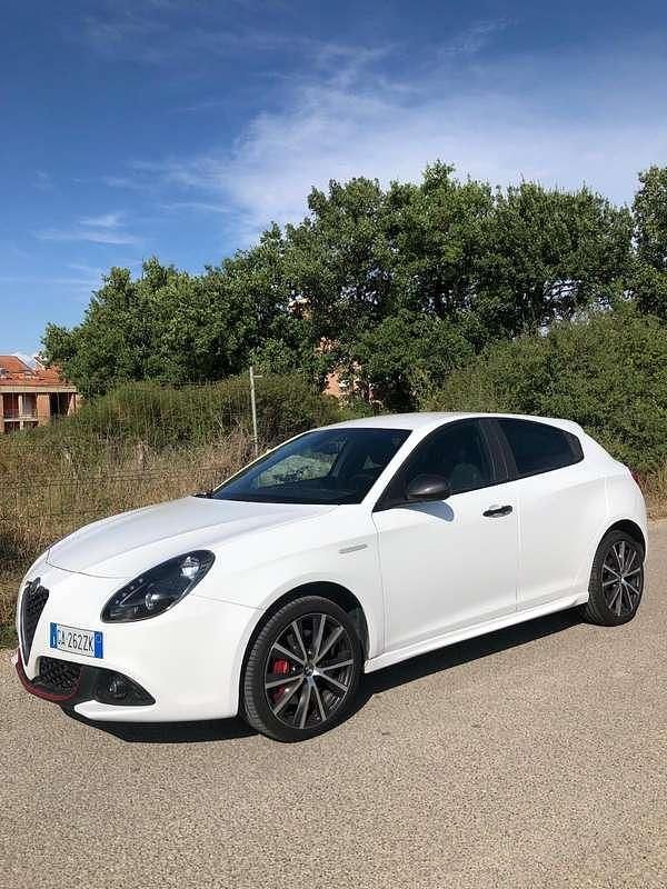 Usata 2020 Alfa Romeo Giulietta Due volumi | 18.500 € (Cara) - Immagine 1/4