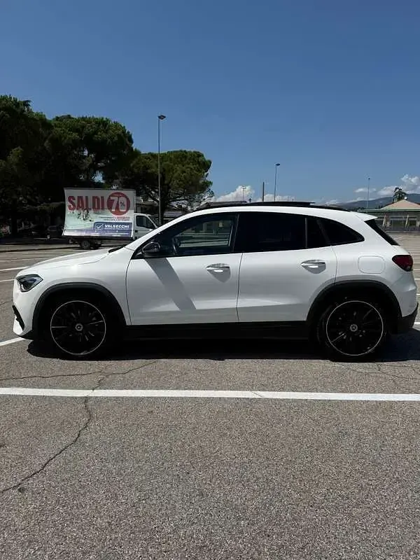 Usata Mercedes GLA200 Premium 150 CV (110 kW) 2020 Bianco SUV