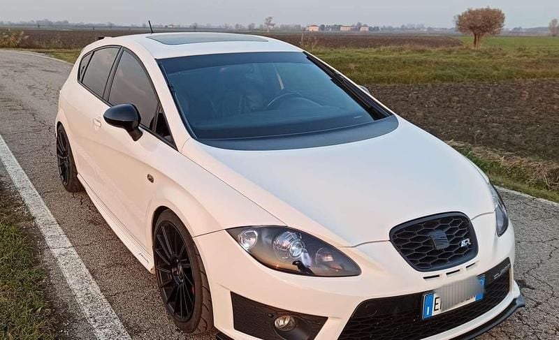 Usata Seat Leon CUPRA 241 CV (177 kW) 2010 Utilitaria