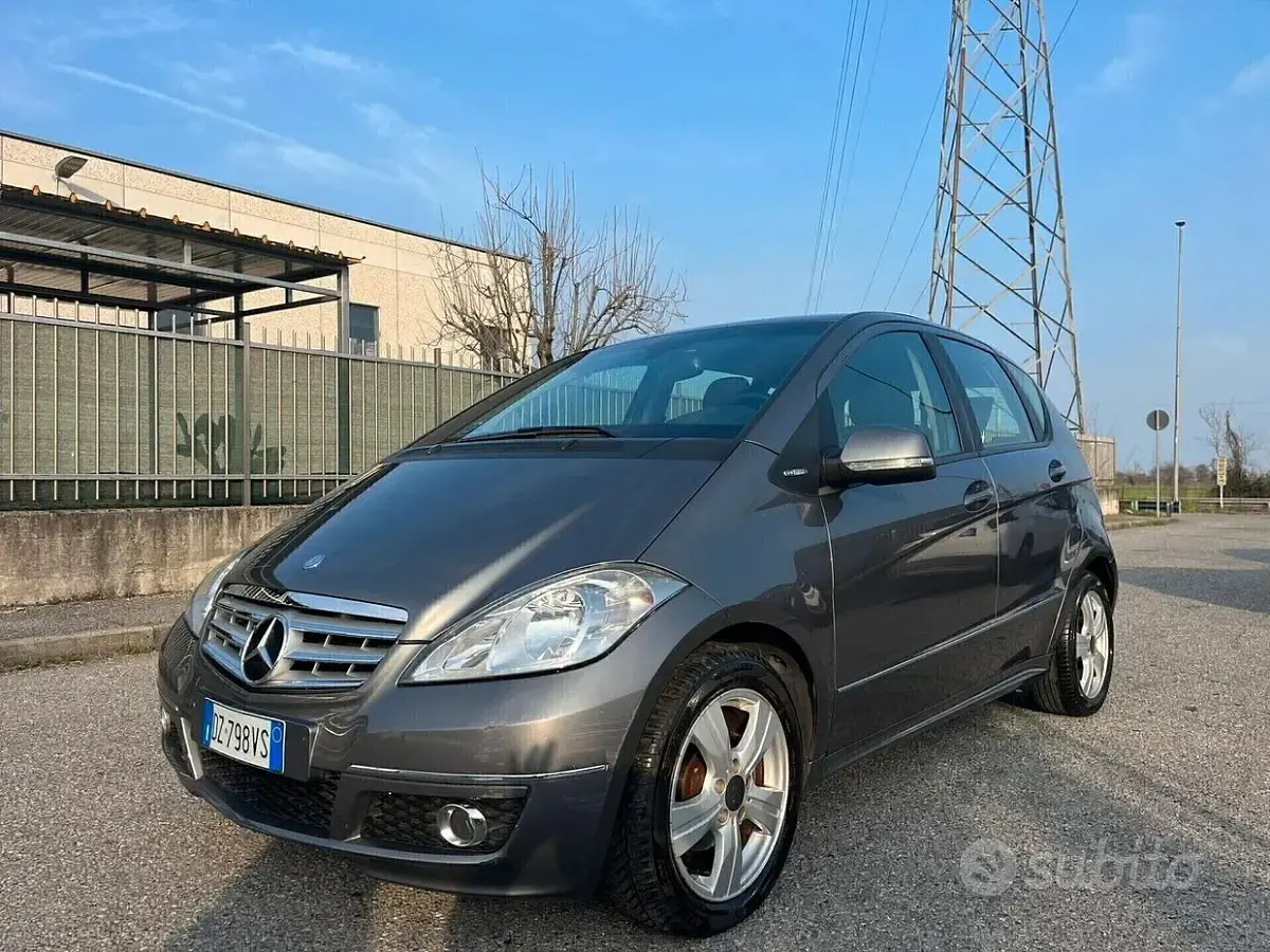 Usata Mercedes A150 Avantgarde 95 CV (69 kW) 2009 Grigio Berlina