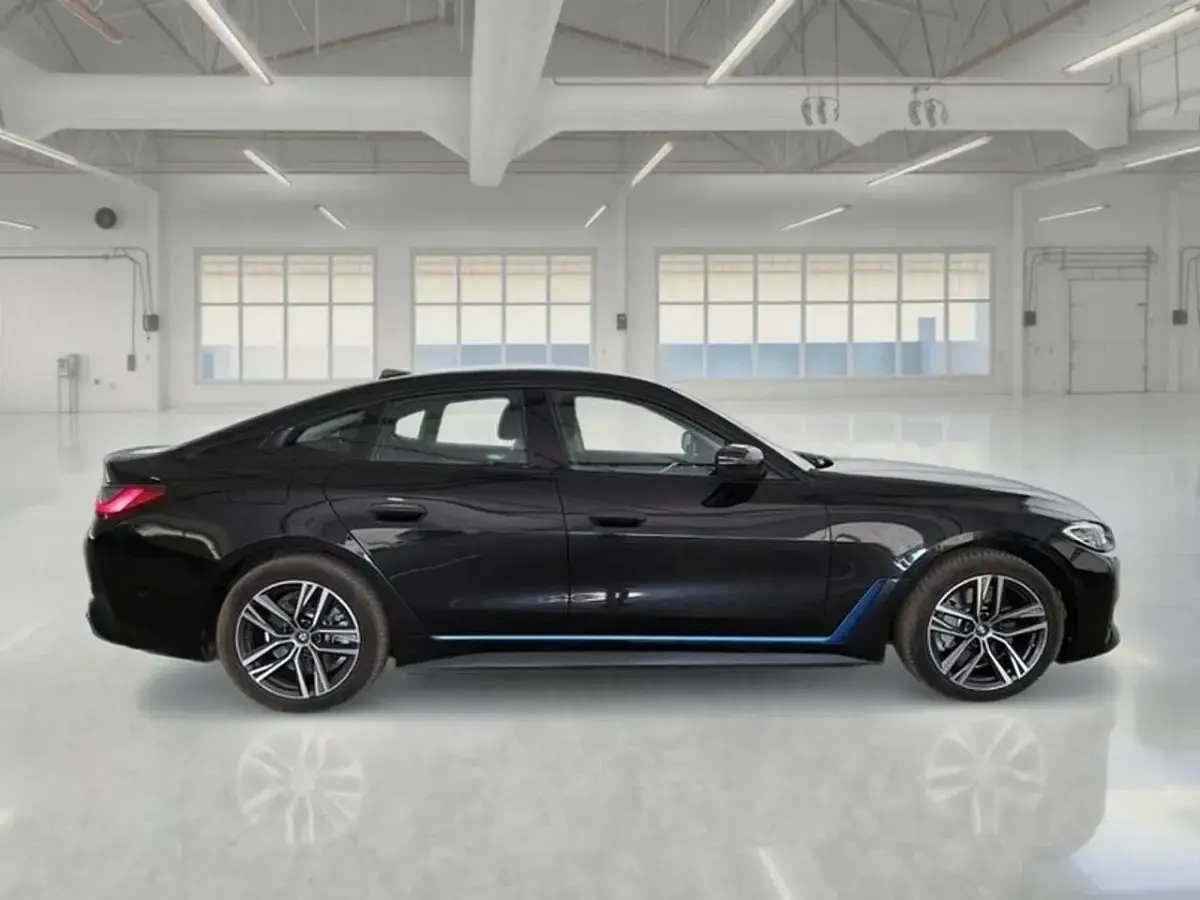 Usata BMW i4 Sport Line 105 kW (143 CV) 2022 Nero Berlina