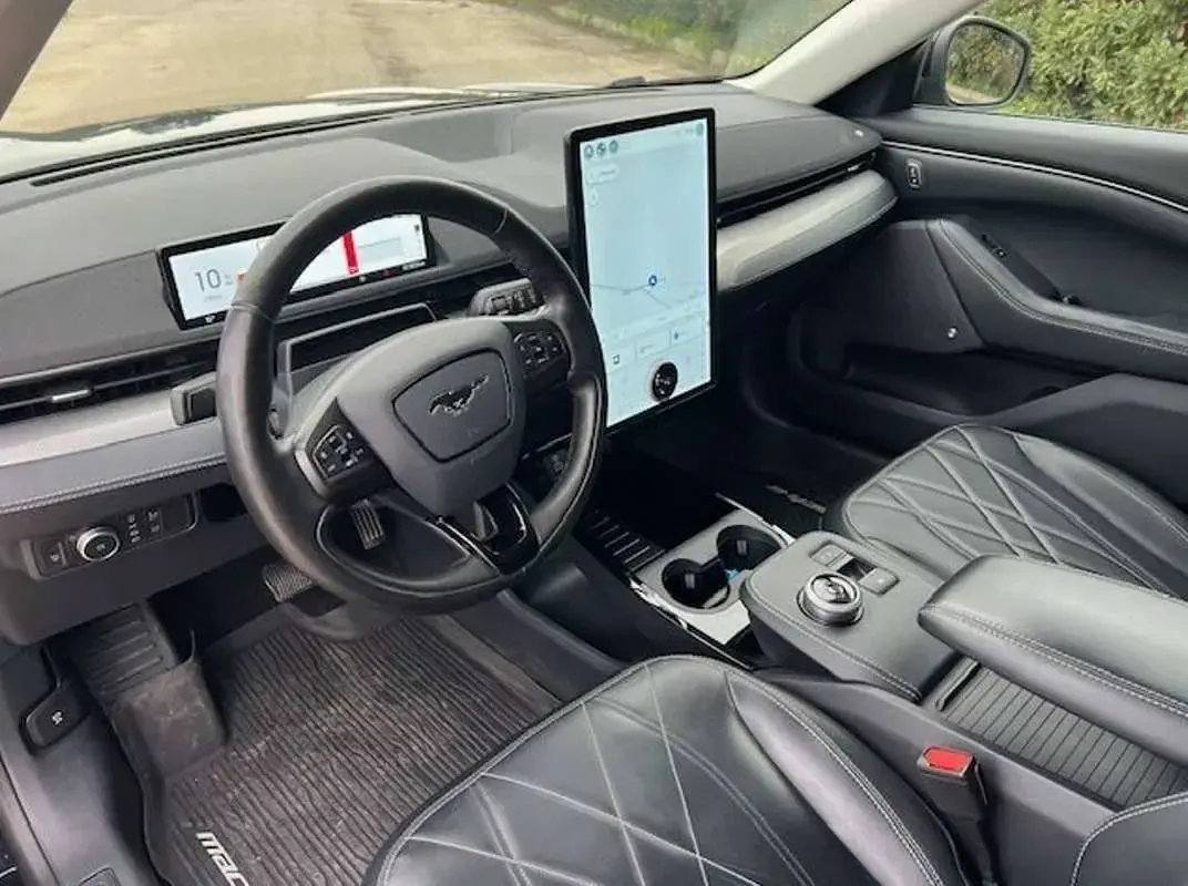 Usata Ford Mustang Mach-E Premium 100 kW (136 CV) 2021 Nero SUV