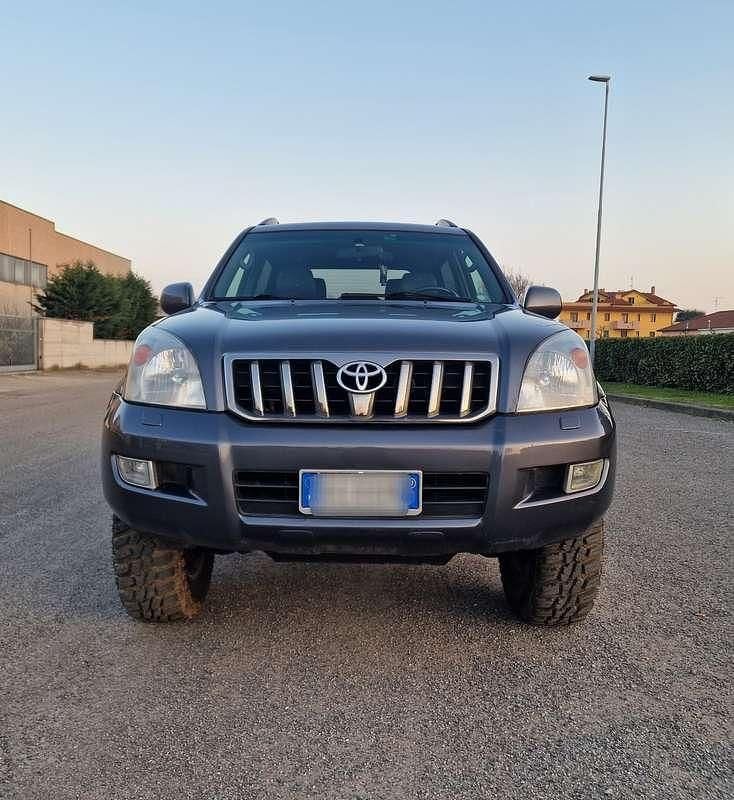 Usata Toyota Land Cruiser Sol 173 CV (127 kW) 2009 Grigio SUV