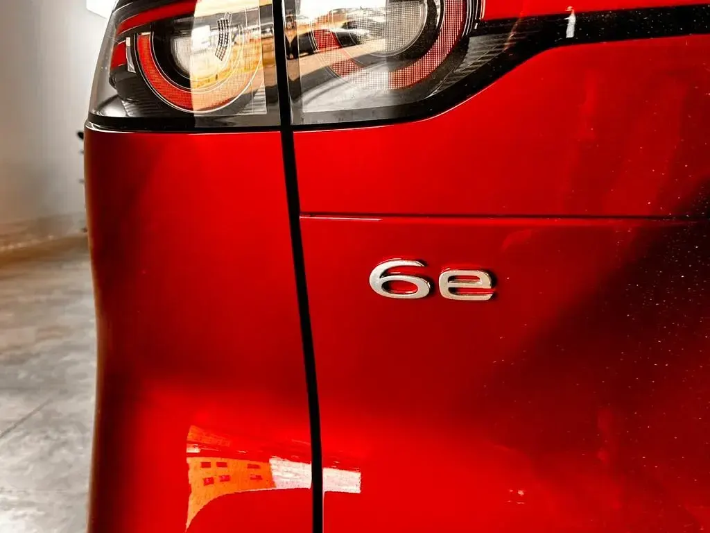 Usata Mazda 6e 189 kW (258 CV) 2025 Premium soul red crystal Berlina