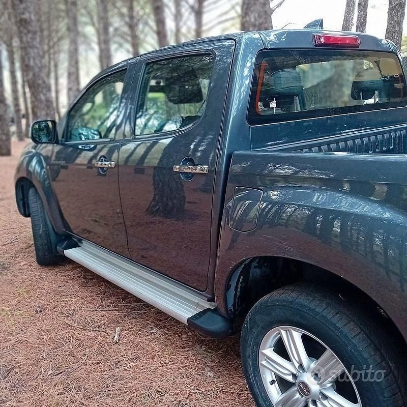 Usata Isuzu Pick up 2018 Grigio Pick-up