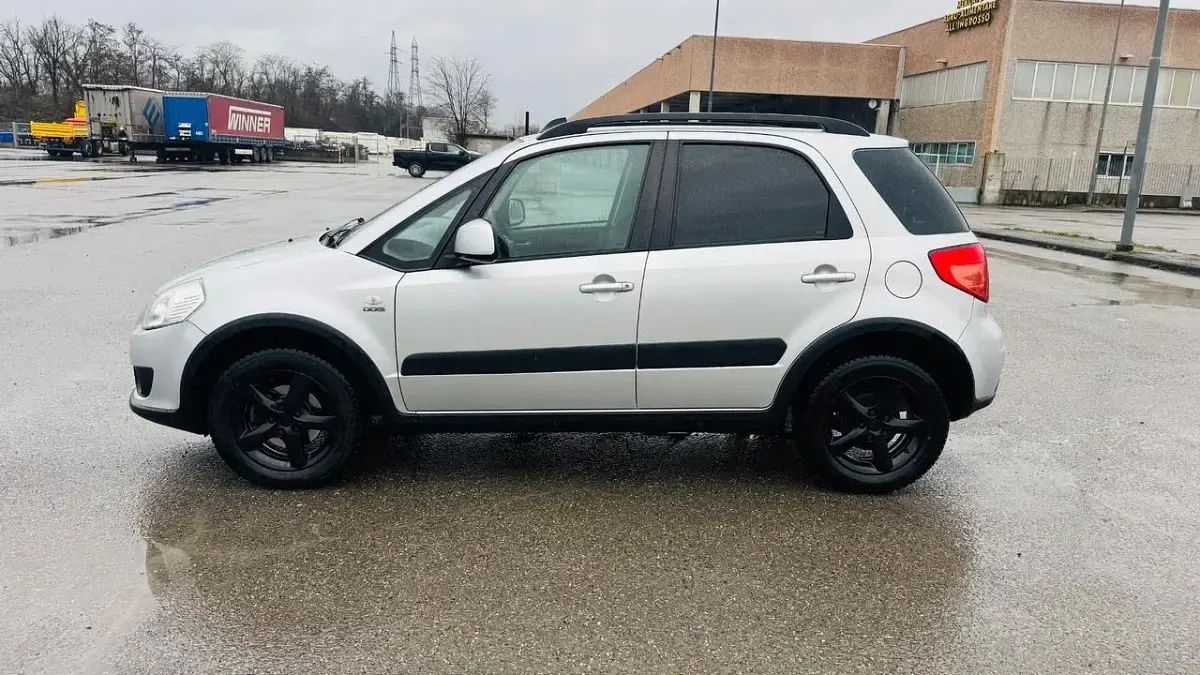 Usata Suzuki SX4 120 CV (88 kW) 2007 Argento Station wagon