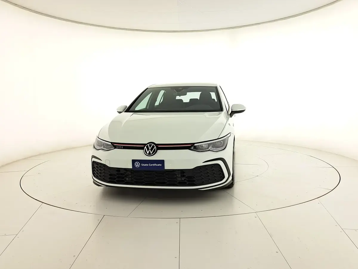 Usata VW Golf VIII GTI 245 CV (180 kW) 2022 Pure white Berlina