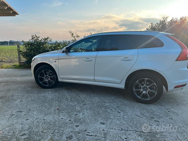 Bianco Usata 2014 Volvo XC60 Ocean Race SUV | 10.000 € - Immagine 1/4