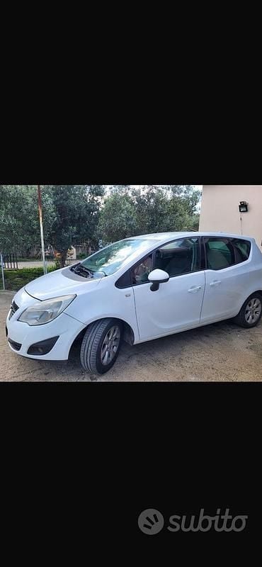 Usata Opel Meriva 110 CV (80 kW) 2011 Bianco Monovolume