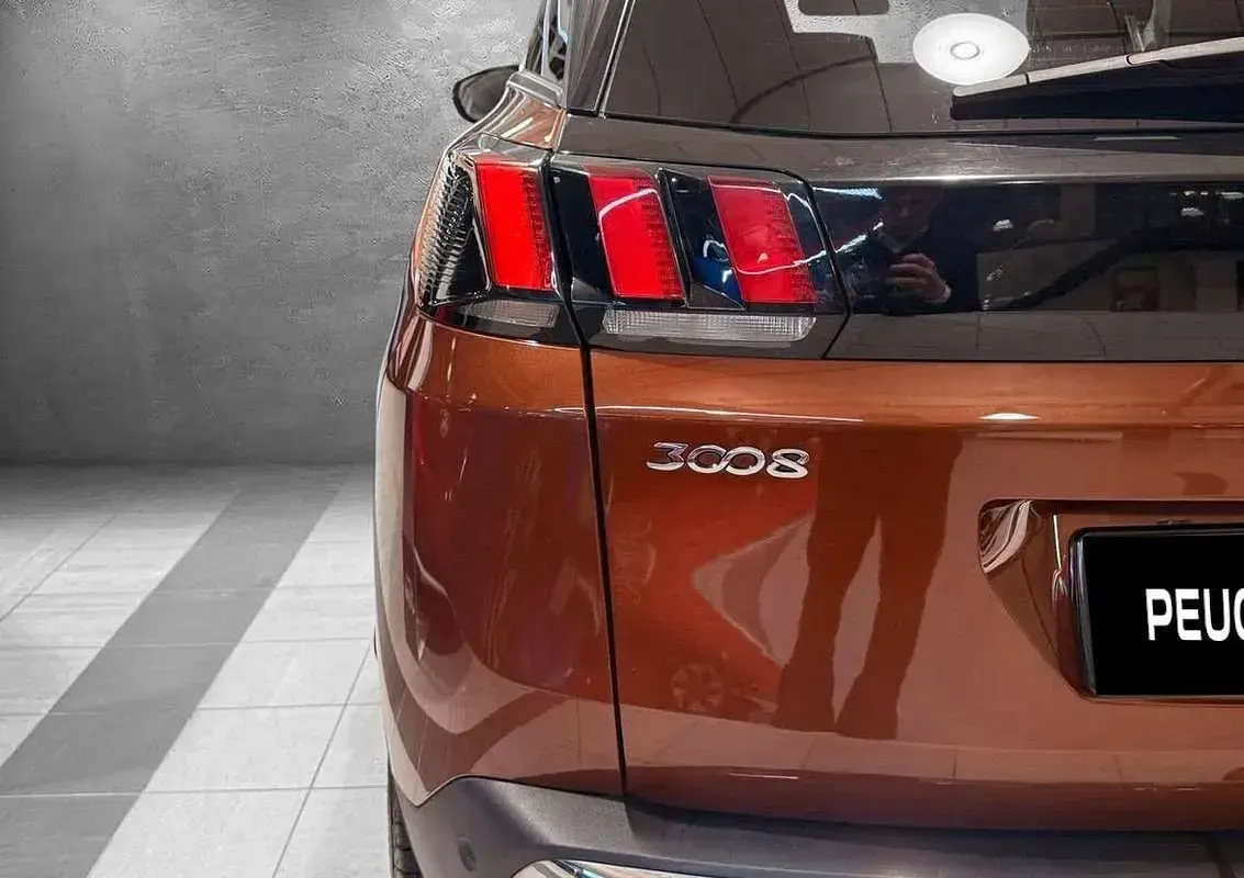 Usata Peugeot 3008 GT 177 CV (130 kW) 2020 Marrone SUV