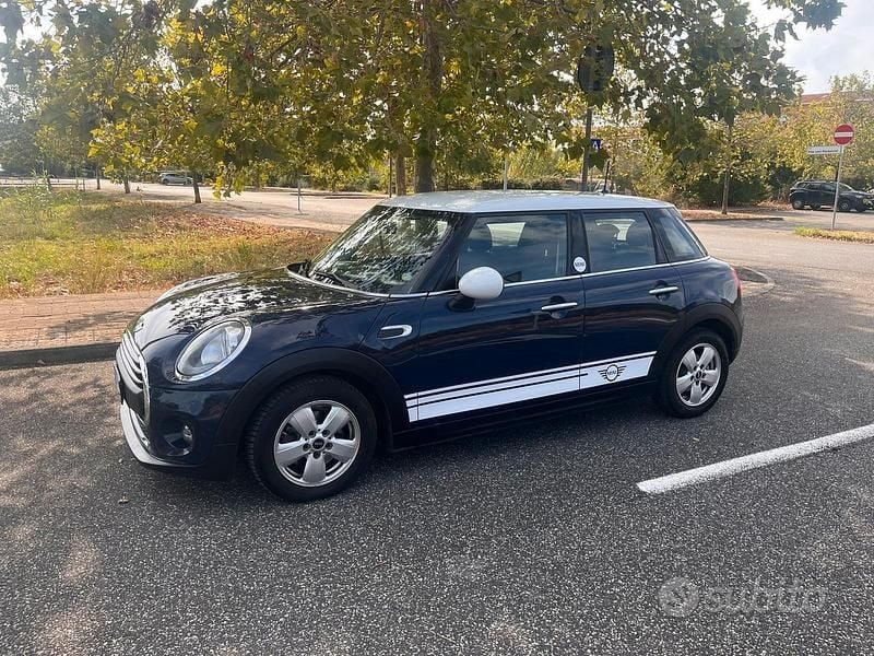 Begagnad Mini One D 95 HK (69 kW) 2017 Blå Halvkombi