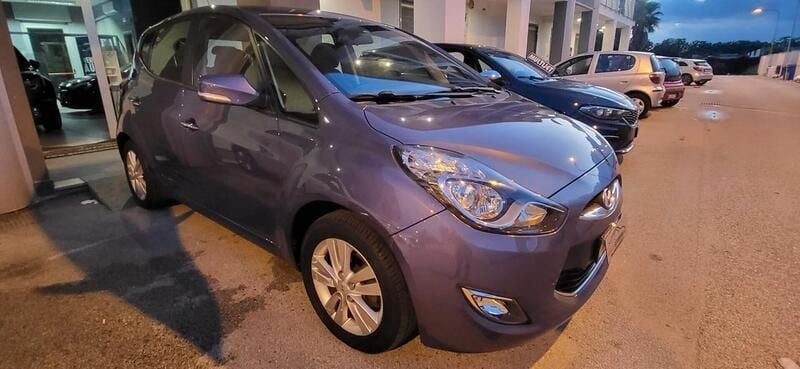 Usata Hyundai ix20 Comfort 90 CV (66 kW) 2012 Grigio Utilitaria