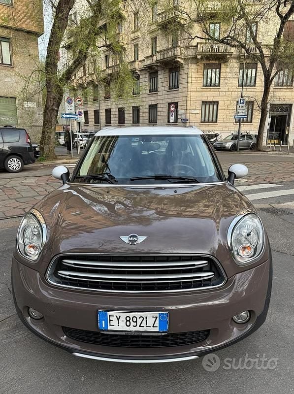 Usata Mini Cooper D Countryman 111 CV (81 kW) 2015 Marrone SUV