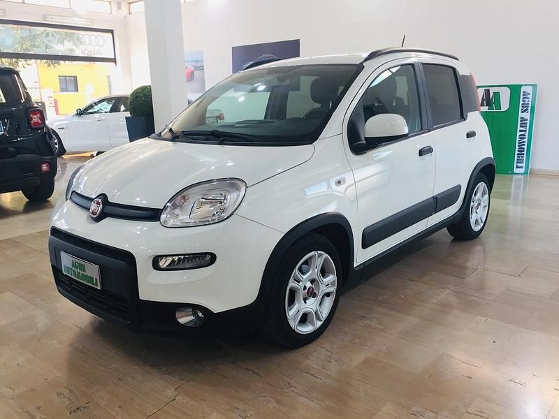 Bianco Usata 2023 Fiat Panda Tre volumi | 12.650 € (Cara) - Immagine 1/4