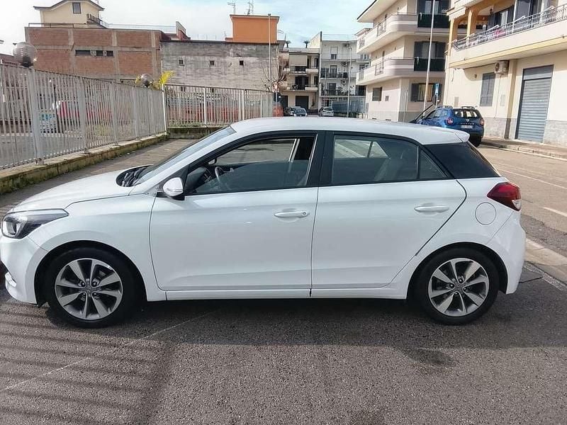 Usata Hyundai i20 Comfort 83 CV (61 kW) 2017 Utilitaria