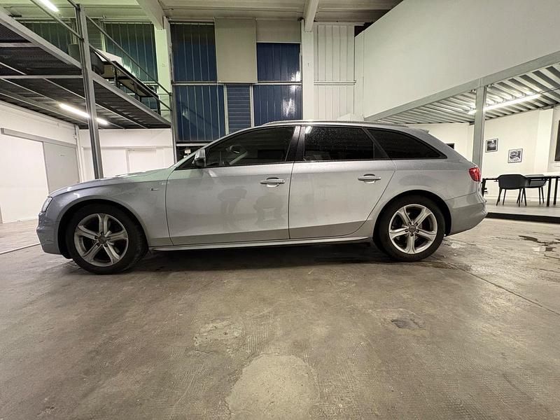 Begagnad Audi A4 Business Plus 150 HK (110 kW) 2015 Silver Kombi