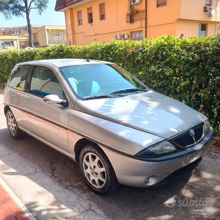 Usata Lancia Ypsilon 86 CV (63 kW) 1997 Grigio Utilitaria