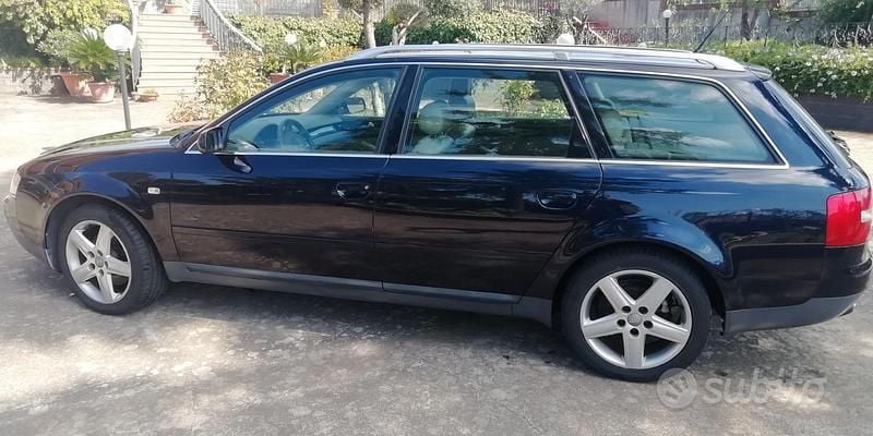 Usata Audi A6 180 CV (132 kW) 2002 Blu Station wagon