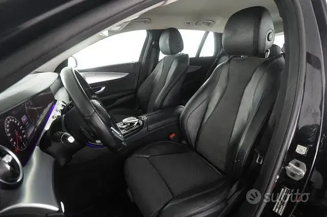 Gebraucht Mercedes E200 Business 160 PS (117 kW) 2019 Schwarz Kombi