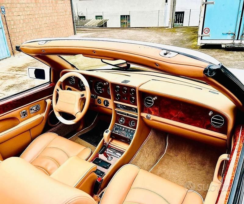 Usata Bentley Azure 360 CV (264 kW) 1997 Bianco Cabrio