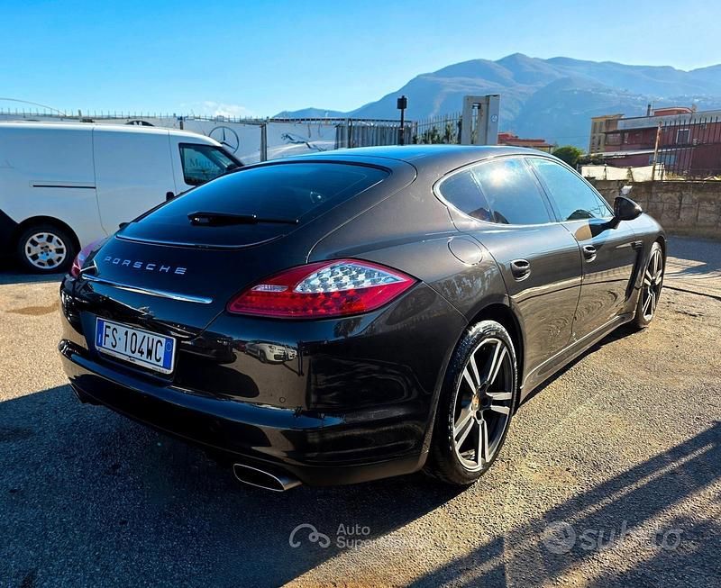 Usata Porsche Panamera 250 CV (183 kW) 2012 Marrone Berlina