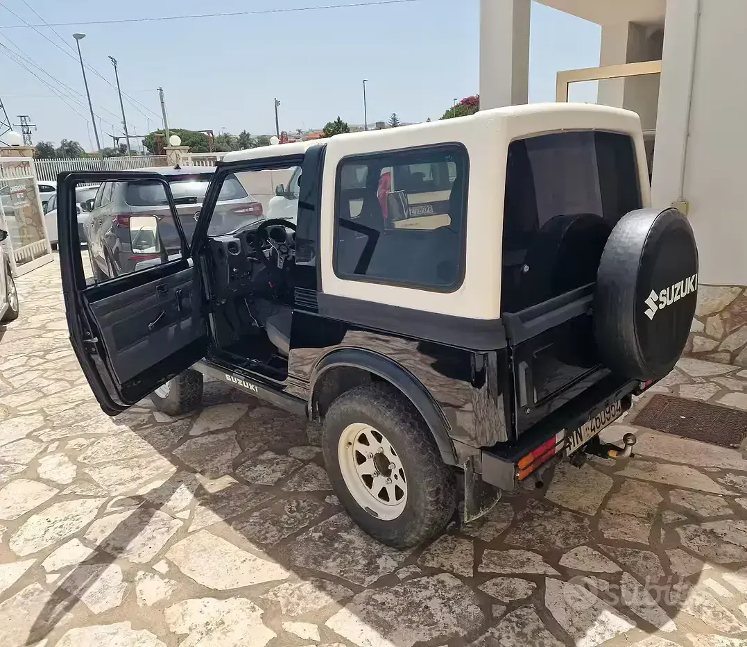 Usata Suzuki Samurai 45 CV (33 kW) 1988 Nero SUV